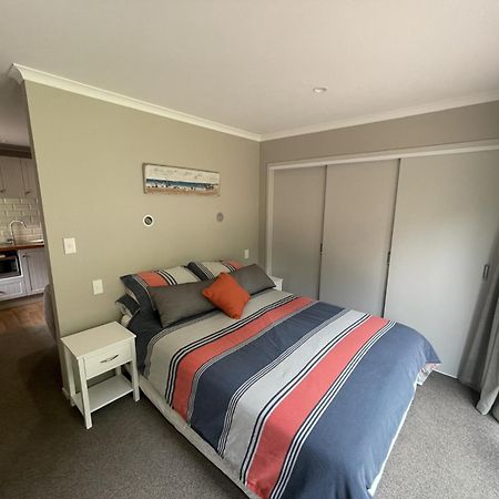 Guest Wing In Richmond Downs Appartement Walton Buitenkant foto