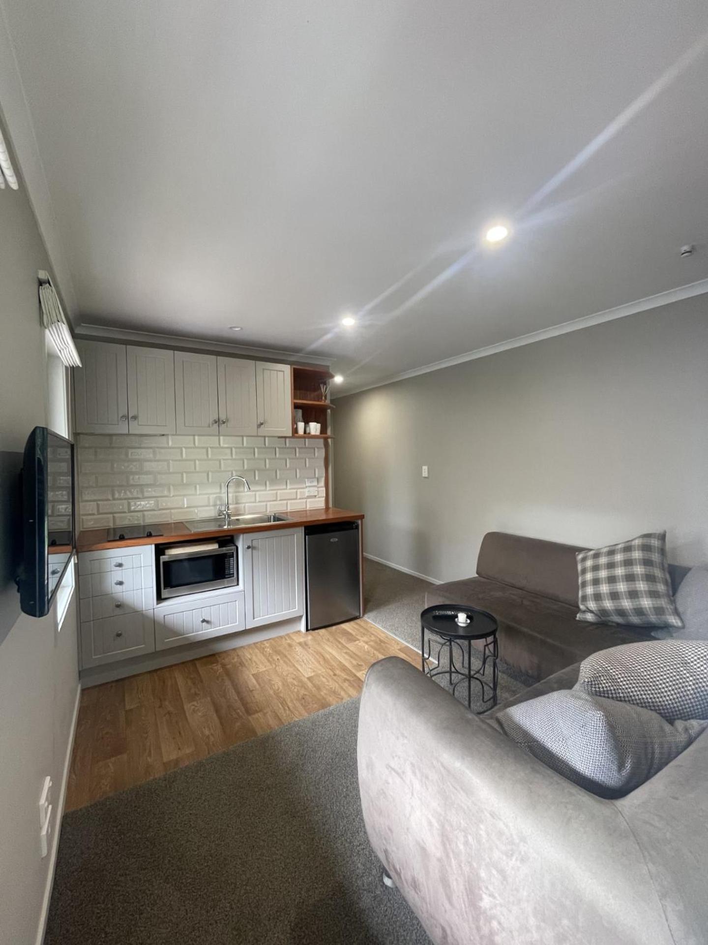Guest Wing In Richmond Downs Appartement Walton Buitenkant foto